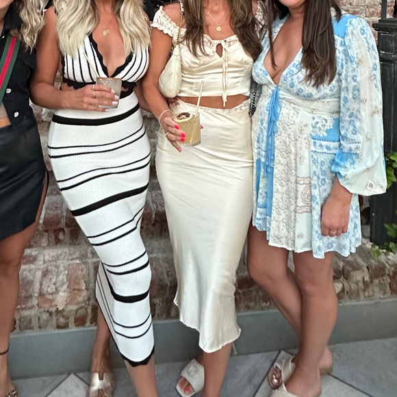 Satin top & skirt set - Picture 3 of 4